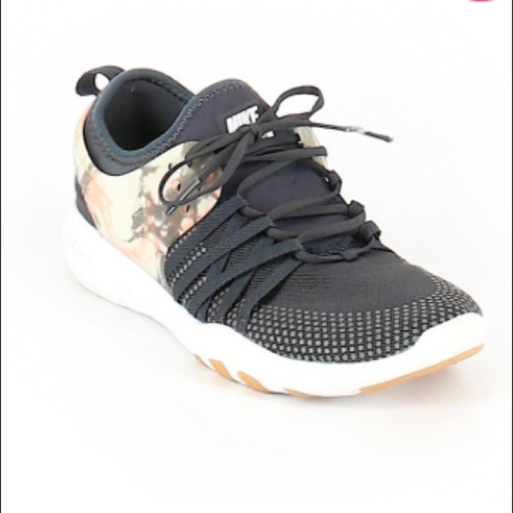 Nike women’s size 5